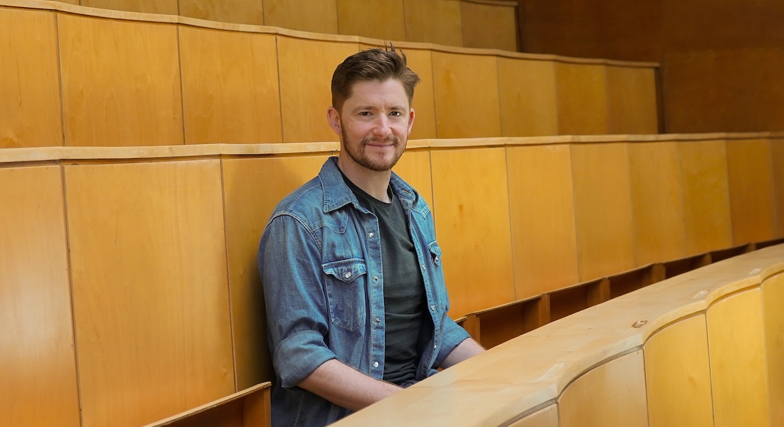 Lektor Michael James Kastoryano forsker i kvantealgoritmer og tensornetværk med anvendelser inden for fysik, maskinlæring, finans og ingeniørvidenskab. Foto: Datalogisk Institut, Københavns Universitet. Lektor Michael James Kastoryano forsker i kvantealgoritmer og tensornetværk med anvendelser inden for fysik, maskinlæring, finans og ingeniørvidenskab. Foto: Datalogisk Institut, Københavns Universitet.