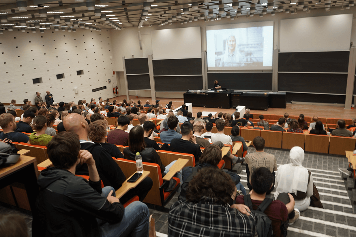 One Minute of Madness Pitches in Auditorium 1